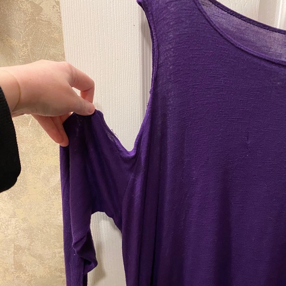 Long-sleeve cold shoulder top - Picture 3 of 6